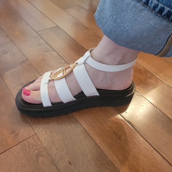 Sandals - Picture 6 of 6